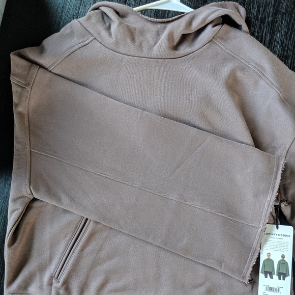 ALO Yoga Low Key Hoodie Coco XS - NEW - Picture 5 of 8